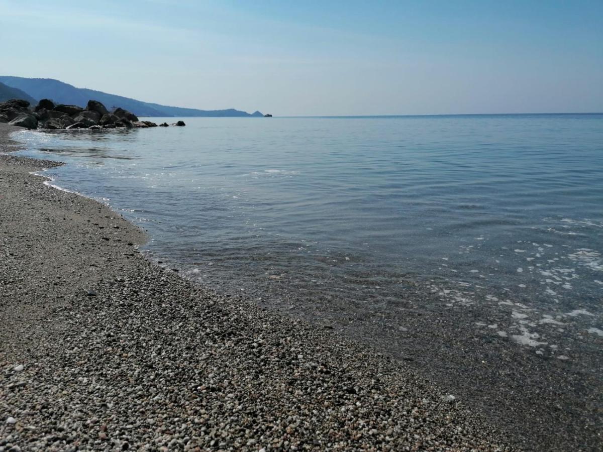 "Appartamento Del Mare Gliaca" Con Vista Isole Eolie,Ampia Terrazza,Wifi E Parcheggio Privato Gratuito Piraino Eksteriør bilde