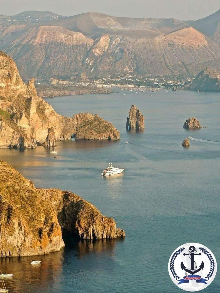 "Appartamento Del Mare Gliaca" Con Vista Isole Eolie,Ampia Terrazza,Wifi E Parcheggio Privato Gratuito Piraino Eksteriør bilde